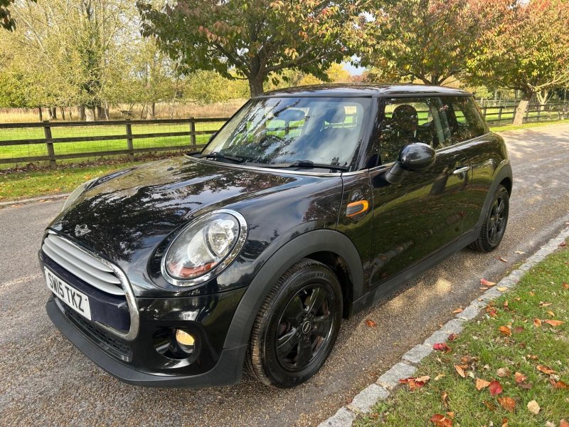 MINI HATCH